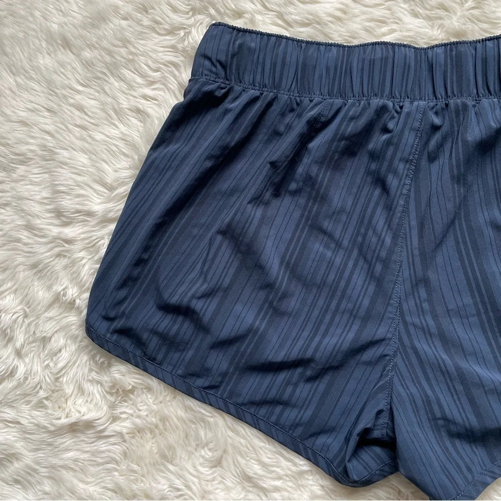Athleta Shorts Sway Pull On Athletic Casual Outdoor Striped Navy Blue S